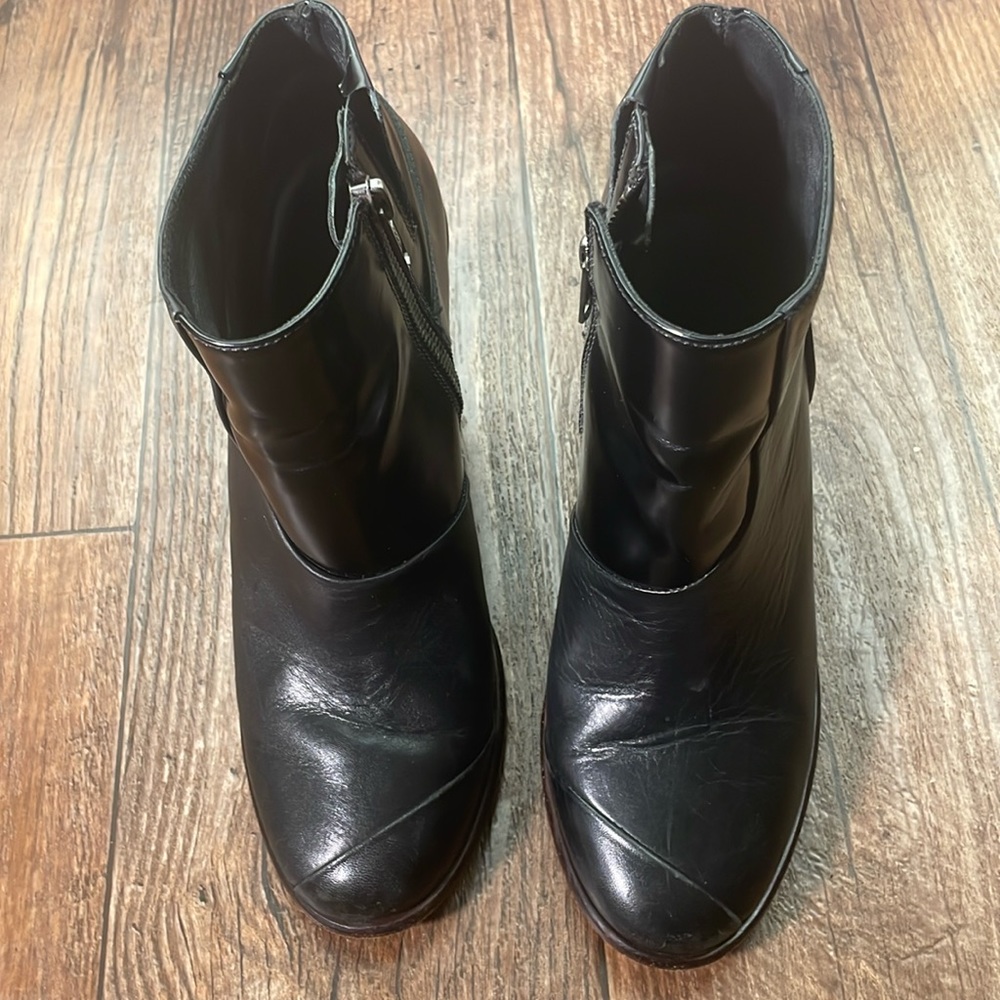 Tibi Leather Patent Contrast Black Booties Block Heels. Zipper Sz 38. Used.